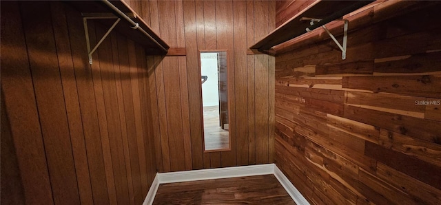17932 Wendy Sue Ave, Hudson, FL 34667 - walk in closet featuring wood finished floors
