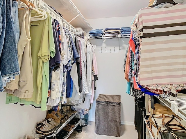 view of spacious closet