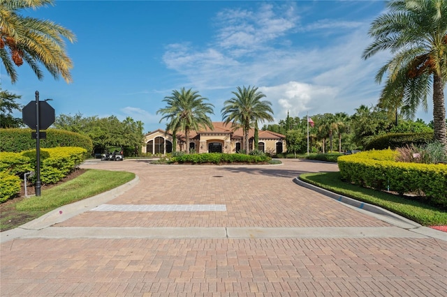 3130 Forsythia Dr, Odessa, FL 33556 - view of property's community featuring curved driveway