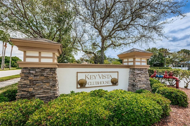 view of community / neighborhood sign