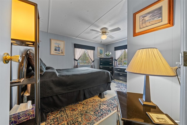 bedroom featuring ceiling fan