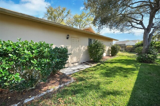 8420 Winding Wood Dr, Port Richey, FL 34668 - view of yard with fence