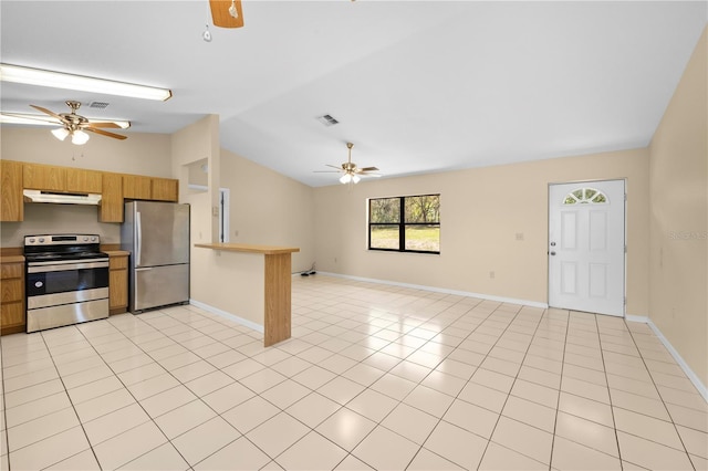 kitchen featuring under cabinet range hood, stainless steel appliances, visible vents, and ceiling fan