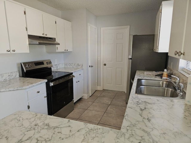 kitchen with under cabinet range hood, stainless steel electric stove, a textured ceiling, white cabinetry, and a sink