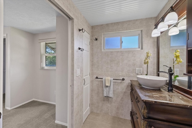 3728 Linkwood St, New Port Richey, FL 34652 - full bath featuring a wealth of natural light, vanity, and baseboards