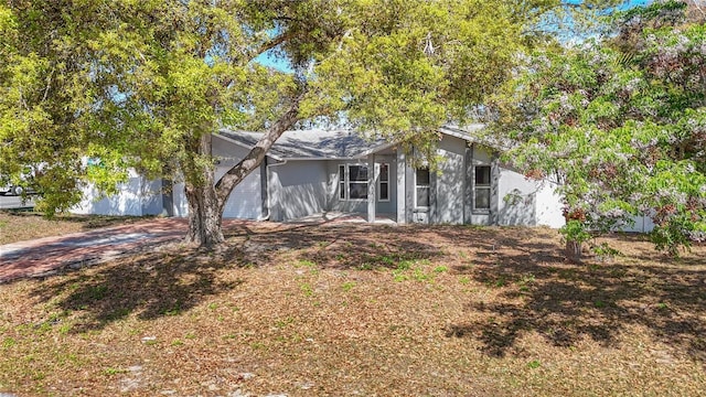 view of front of house with driveway and an attached garage