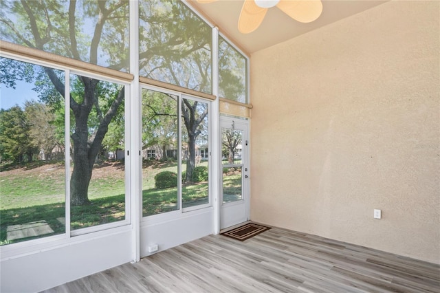 303 Rochester St, Spring Hill, FL 34609 - unfurnished sunroom with ceiling fan