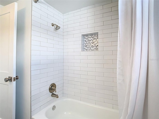4936 Dory Dr, New Port Richey, FL 34652 - full bath featuring shower / bath combo with shower curtain