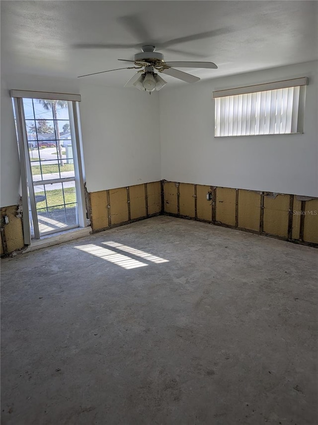 6536 Beach Blvd, Hudson, FL 34667 - unfurnished room featuring ceiling fan