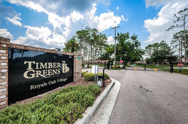 9636 Brookdale Dr, New Port Richey, FL 34655 - community sign featuring fence