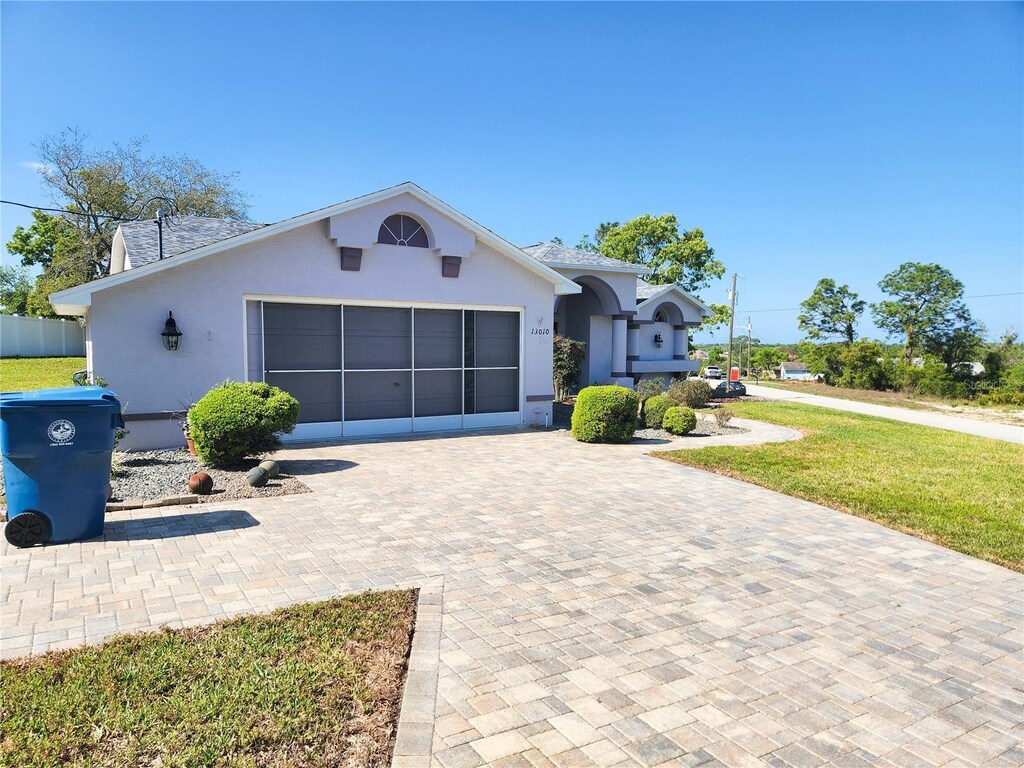 13010 Siam Dr, Spring Hill, FL 34609 - photo 1