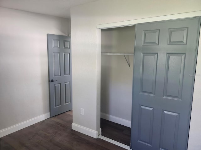 825 Lincoln Ave, Tarpon Springs, FL 34689 - view of closet
