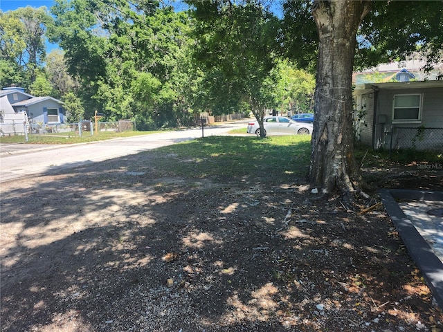 825 Lincoln Ave, Tarpon Springs, FL 34689 - view of yard with fence