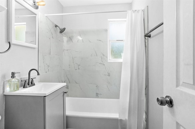 1309 45th St S, Saint Petersburg, FL 33711 - full bath with shower / bath combo with shower curtain and vanity