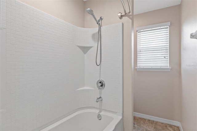 13619 Hunters Point St, Spring Hill, FL 34609 - full bath with baseboards and shower / washtub combination