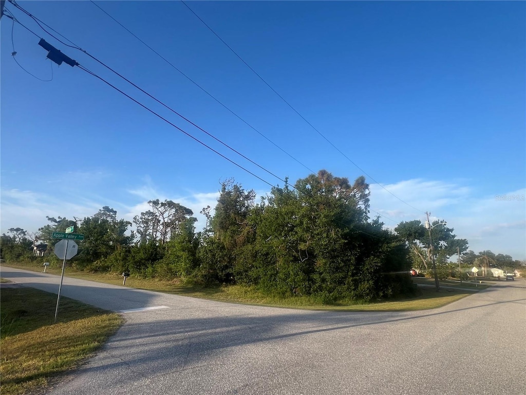 7080 Burnsville St, Englewood, FL 34224