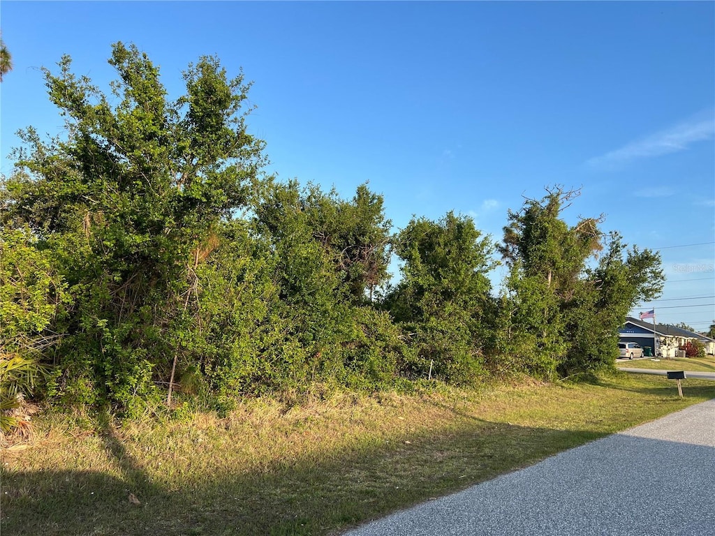 7080 Burnsville St, Englewood, FL 34224