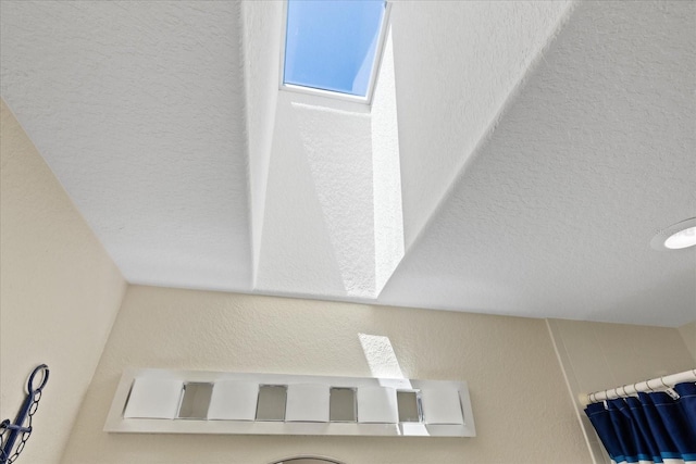 5033 Cabrilla Ct, New Port Richey, FL 34652 - detailed view of a textured wall and a textured ceiling