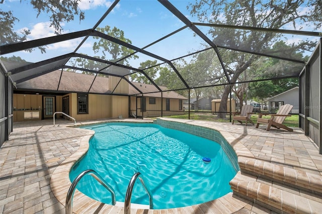 10531 Lakeview Dr, New Port Richey, FL 34654 - outdoor pool featuring a patio and glass enclosure