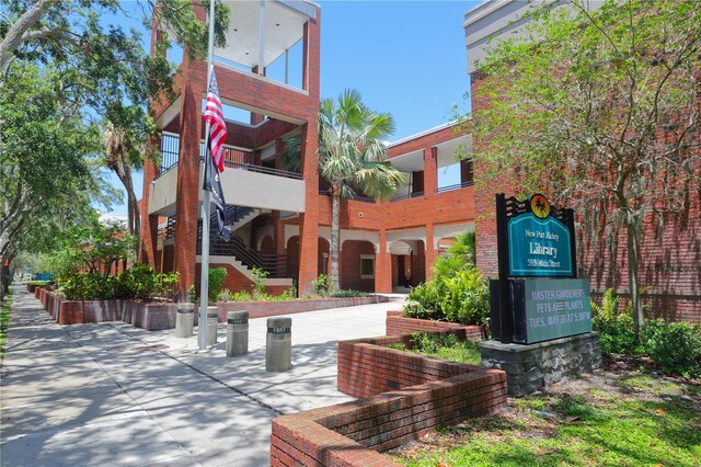 10531 Lakeview Dr, New Port Richey, FL 34654 - view of building exterior
