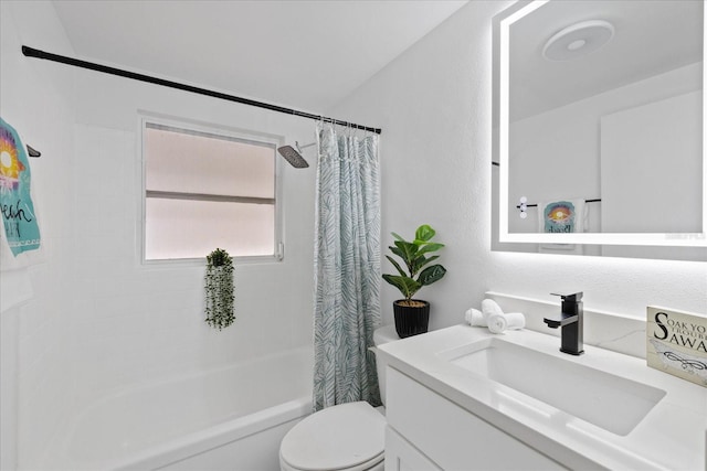 4607 Kennedy Dr, New Port Richey, FL 34652 - full bath with shower / tub combo, toilet, and vanity