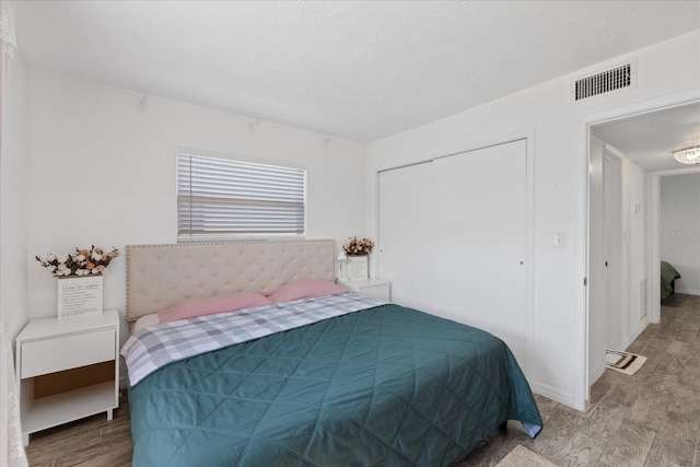 5106 Blue Heron Dr, New Port Richey, FL 34652 - bedroom with visible vents and a closet
