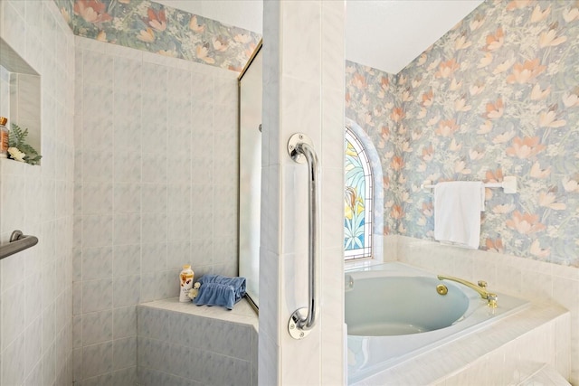 888 Royal Birkdale Dr, Tarpon Springs, FL 34688 - full bath with a garden tub and wallpapered walls