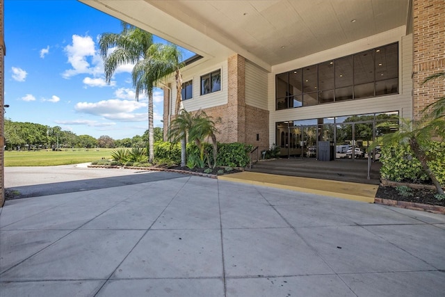 888 Royal Birkdale Dr, Tarpon Springs, FL 34688 - view of patio