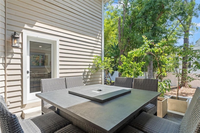 520 Lafayette Blvd, Oldsmar, FL 34677 - deck with a fenced backyard and outdoor dining area