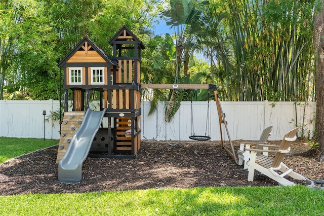 520 Lafayette Blvd, Oldsmar, FL 34677 - view of playground with fence