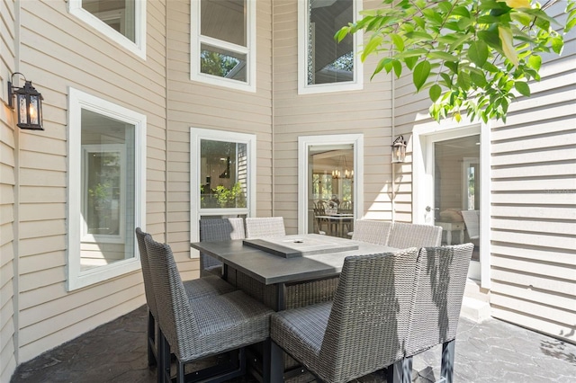 520 Lafayette Blvd, Oldsmar, FL 34677 - view of patio / terrace with outdoor dining space
