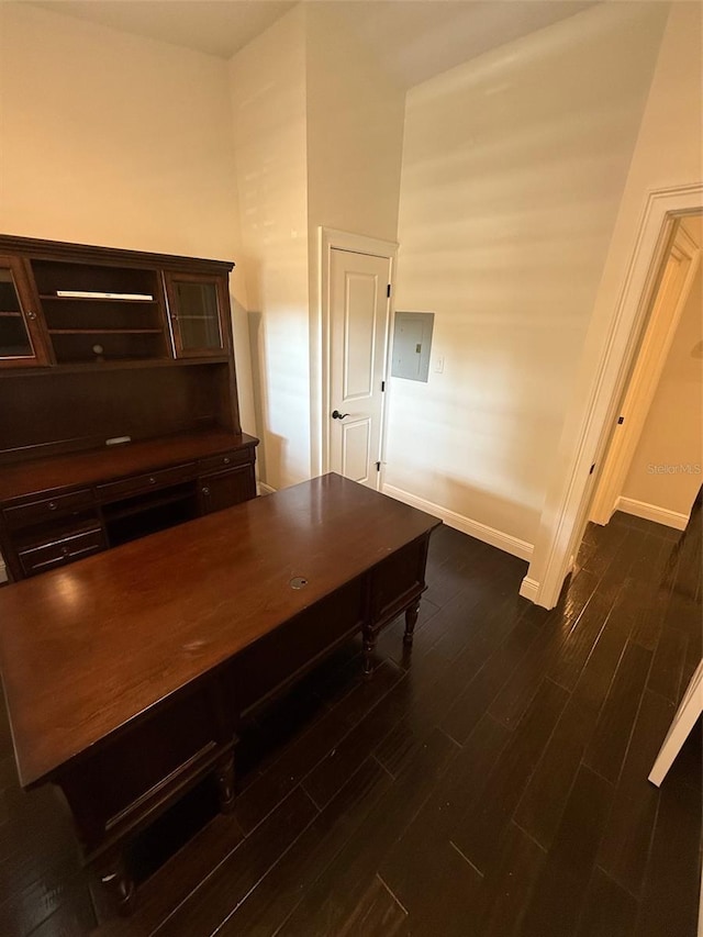 210 S Hale Ave, Tampa, FL 33609 - office featuring baseboards and dark wood finished floors