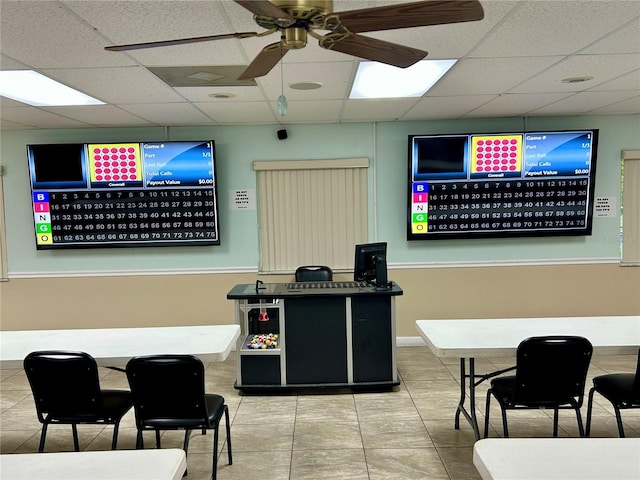 welcome area with ceiling fan