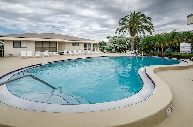 8210 Aquila St Unit 218, Port Richey, FL 34668 - community pool with a patio