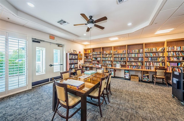 dining room with carpet flooring, ceiling fan, and recessed lighting