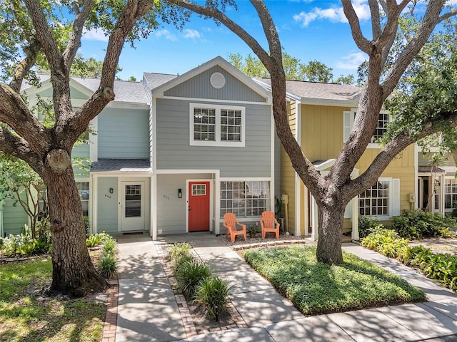 view of front of house featuring a shingled roof