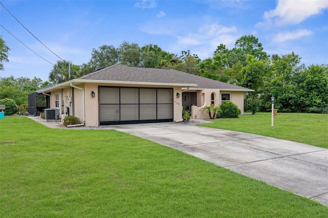 ranch-style house with driveway, a garage, stucco siding, a front lawn, and cooling unit