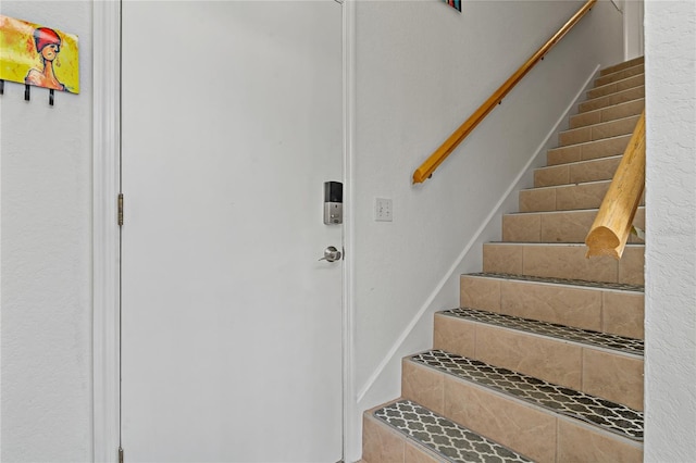 2026 Golfview Dr Unit 2026, Tarpon Springs, FL 34689 - view of stairs