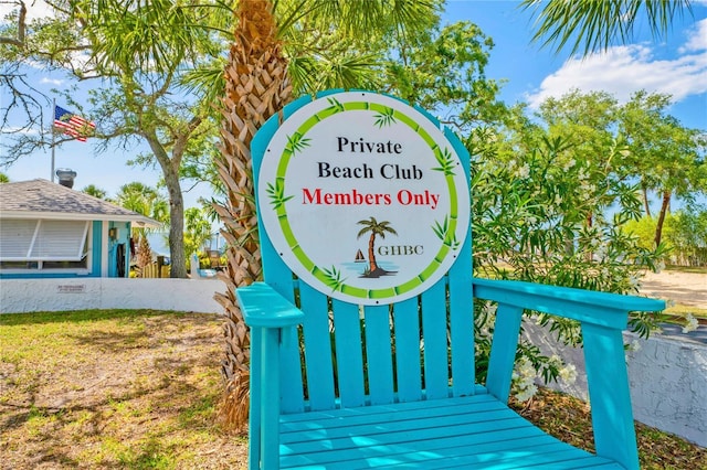 view of community / neighborhood sign