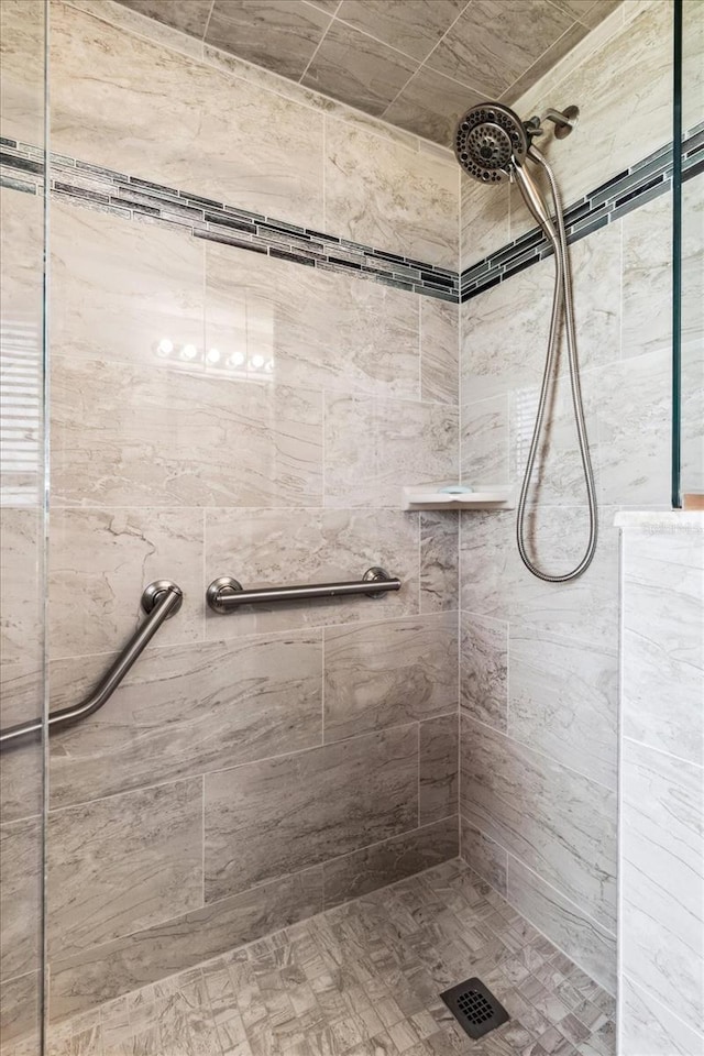 3773 E Lake Todd Dr, Hernando, FL 34442 - bathroom with a tile shower