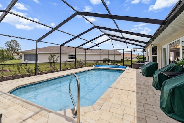 3773 E Lake Todd Dr, Hernando, FL 34442 - outdoor pool with a jacuzzi, a patio area, and a lanai