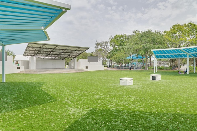 5041 Royal Palms Way Unit 203, New Port Richey, FL 34652 - view of green lawn