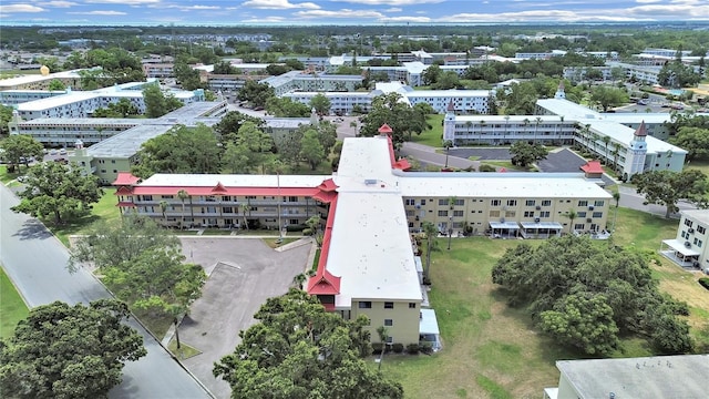 bird's eye view of apartment complex / building