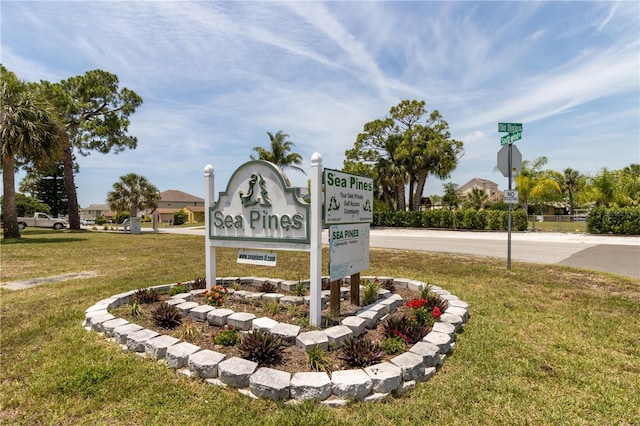7520 Mako Dr, Hudson, FL 34667 - community / neighborhood sign with a lawn