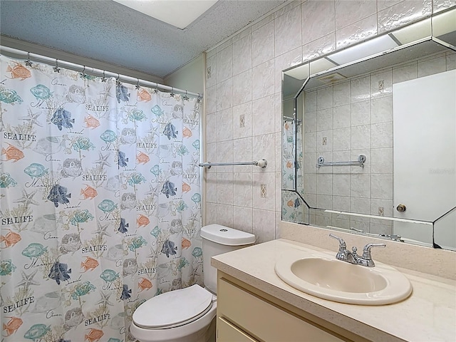 13003 Sandburst Ln, Hudson, FL 34667 - full bath with toilet, a textured ceiling, vanity, tile walls, and curtained shower