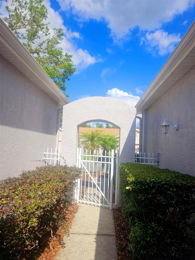 20720 Eustis Rd, Land O Lakes, FL 34637 - view of gate