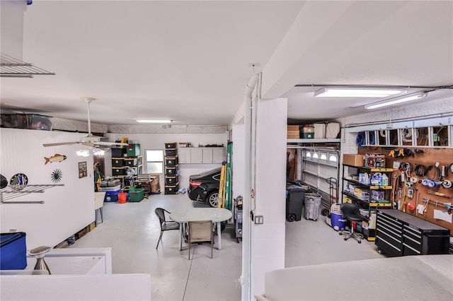 garage featuring a ceiling fan