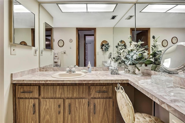 full bathroom featuring vanity