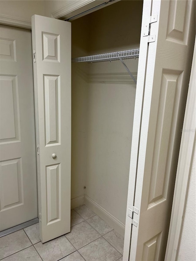 10054 Hernando Ridge Rd, Weeki Wachee, FL 34613 - view of closet