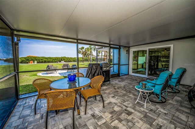 1620 Sea Breeze Dr, Tarpon Springs, FL 34689 - view of sunroom / solarium